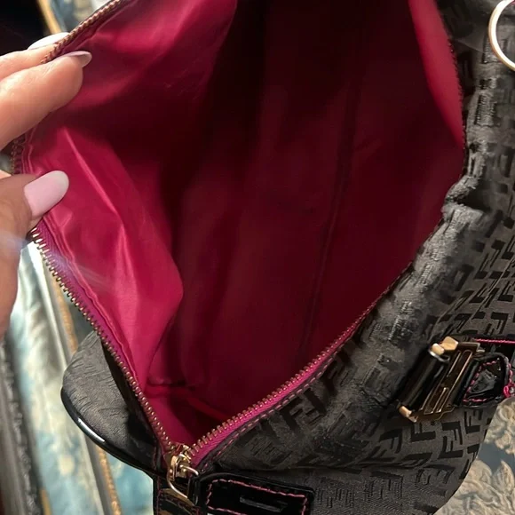 💯Authentic Fendi Black and pink Women's Bag - Picture 5 of 8